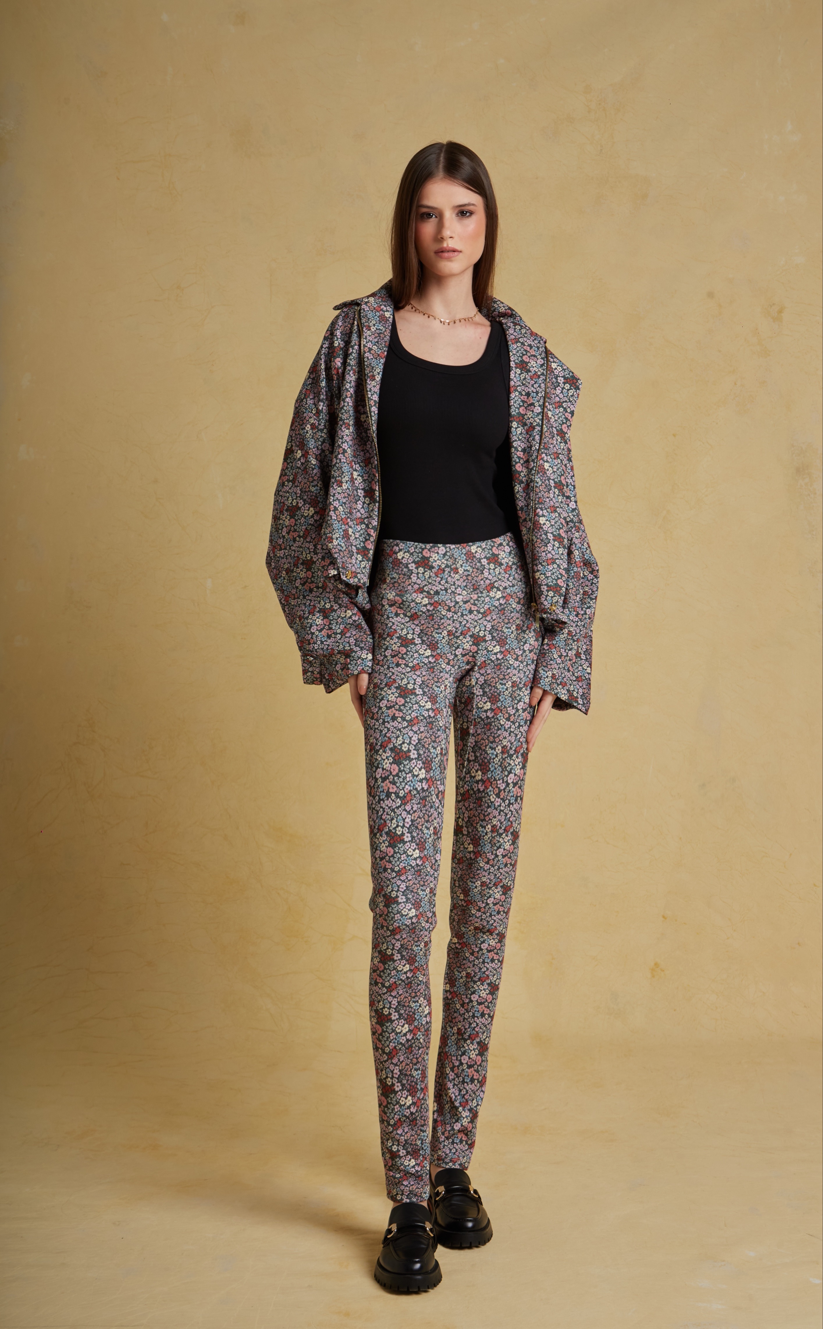 23124 - Casaco bloomy e 23125 - Calça Bloomy Toujours
